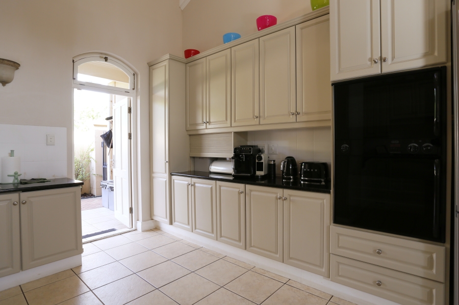 4 Bedroom Property for Sale in Constantia Western Cape